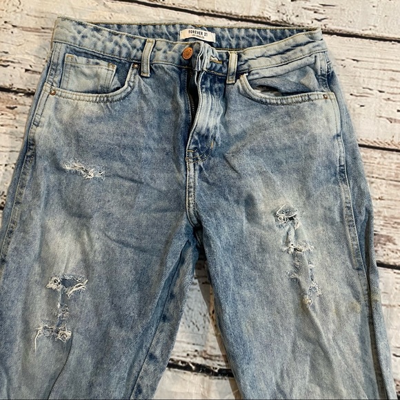 Forever 21 Distressed Boyfriend Jeans, size 27 - Picture 2 of 9